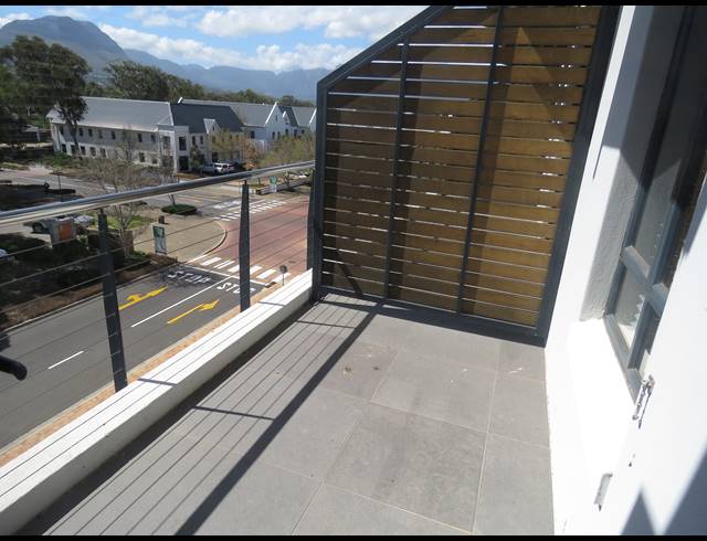 81M² OFFICE TO LET IN PAARDEVLEI